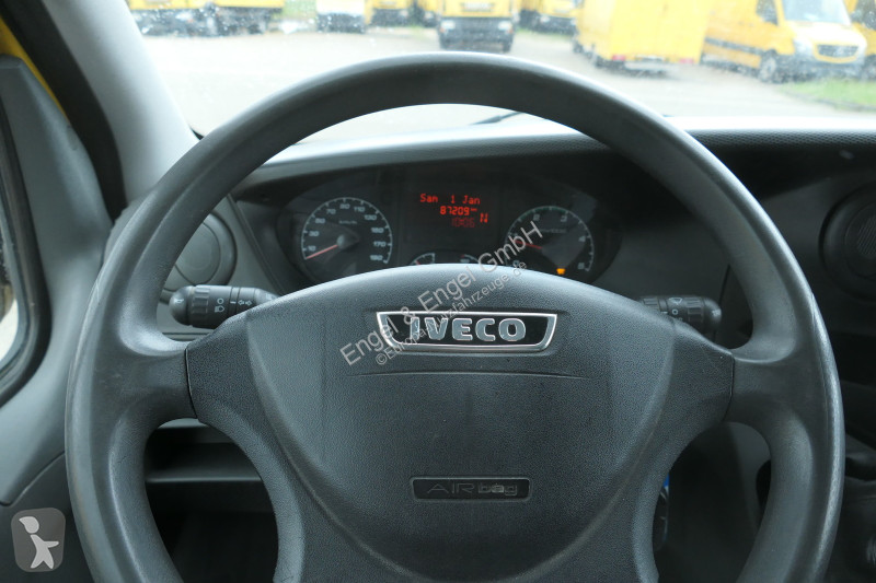 Iveco Daily 35 S11 C30C AUTOMATIK KAMERA Regale...