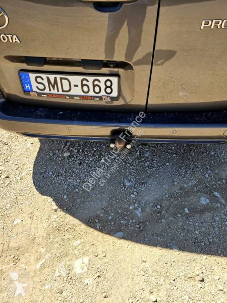 عربة نفعية Toyota
