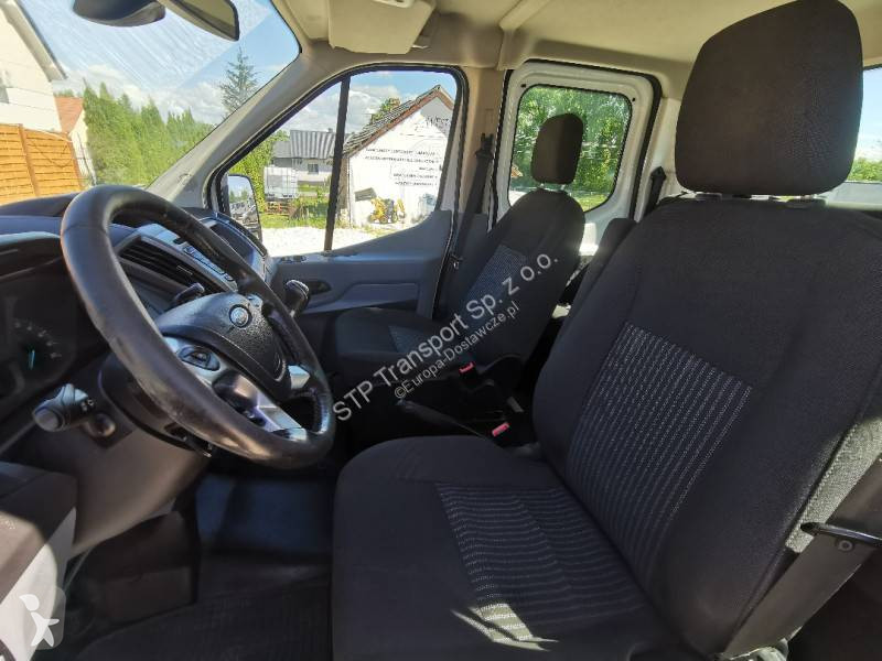 Samochód dostawczy Ford