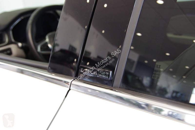 Samochód dostawczy Renault (2) Initiale Paris...