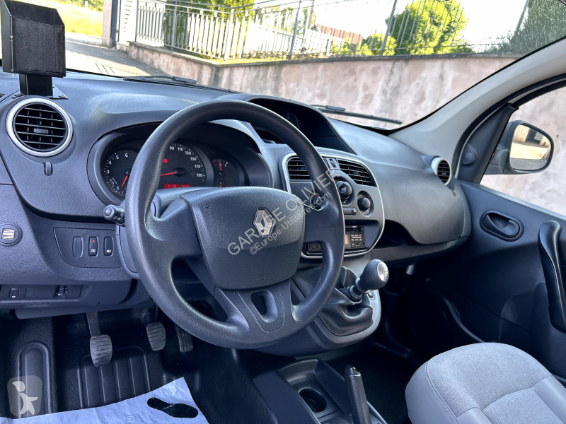 Véhicule utilitaire Renault Maxi Grand Volume...