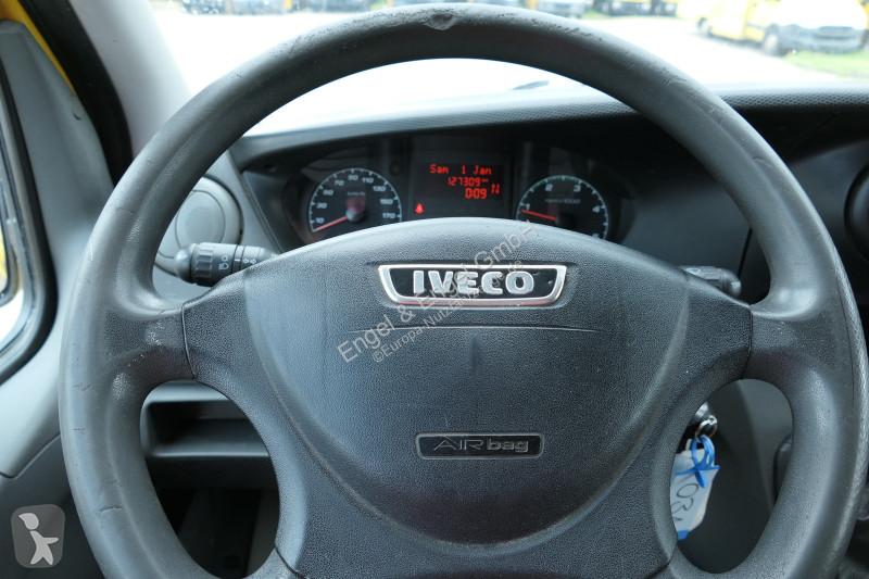Iveco Daily 35 S11 C30C AUTOMATIK KAMERA Regale...