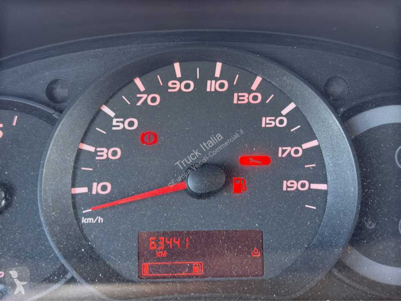 عربة نفعية Renault III - master T35 2.3 dci...