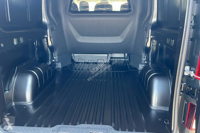 Véhicule utilitaire Renault  TRAFIC CABINE...