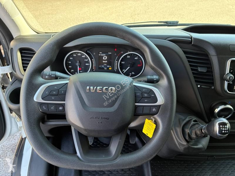Véhicule utilitaire Iveco 3.0 - Caisse 20 m3 +...