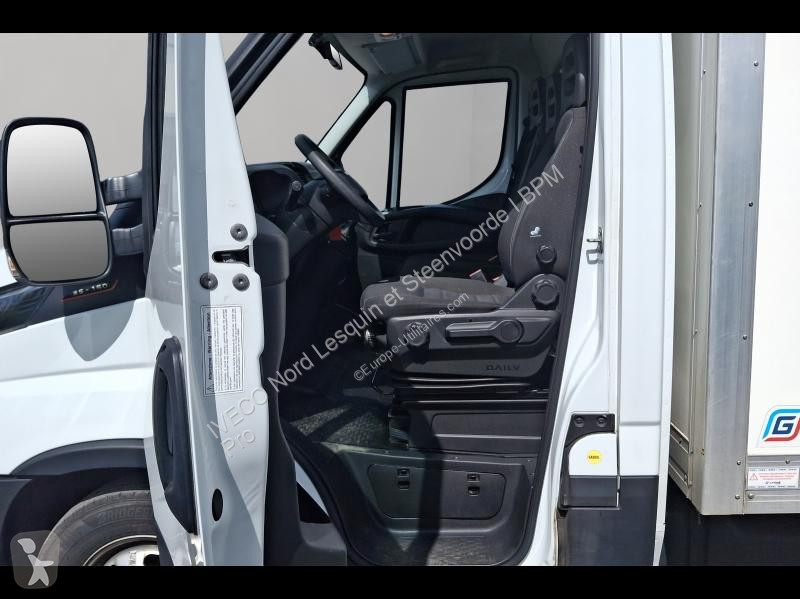 Véhicule utilitaire Iveco CCb 35C16H...