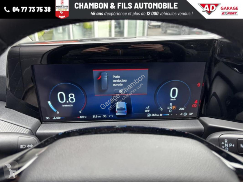 Véhicule utilitaire Ford FOURGON 320 L2H1 2.0...