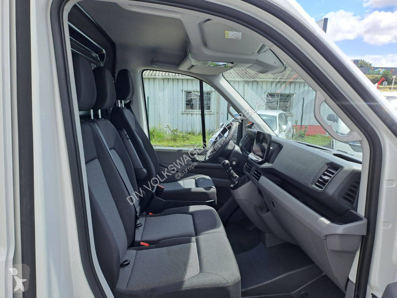 Volkswagen CRAFTER VAN 35 L3H3 2.0 TDI 177 CH van