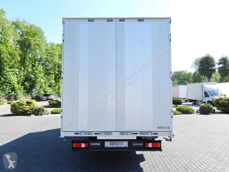 Veicolo commerciale Iveco 50C18 DAILY