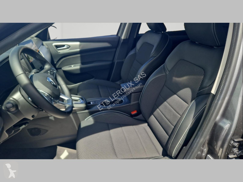 عربة نفعية Renault ARKANA