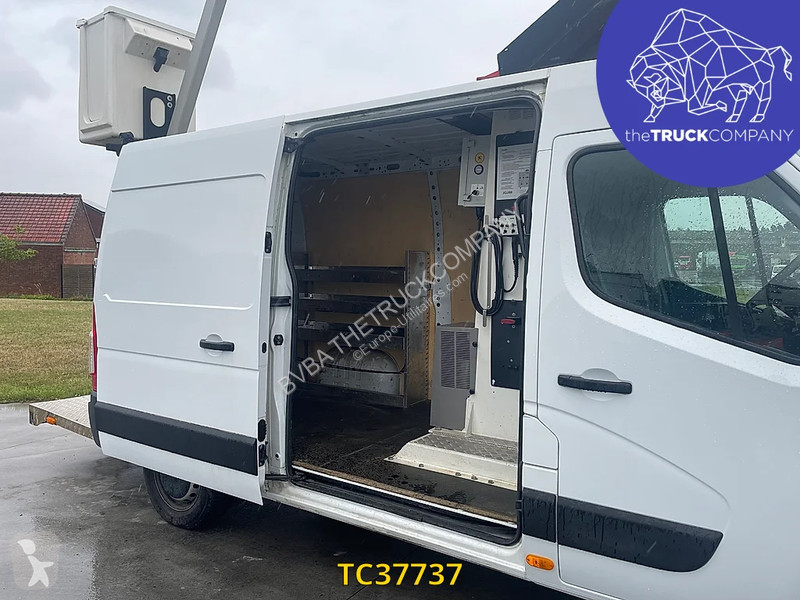 Véhicule utilitaire Renault 145.35 klubb