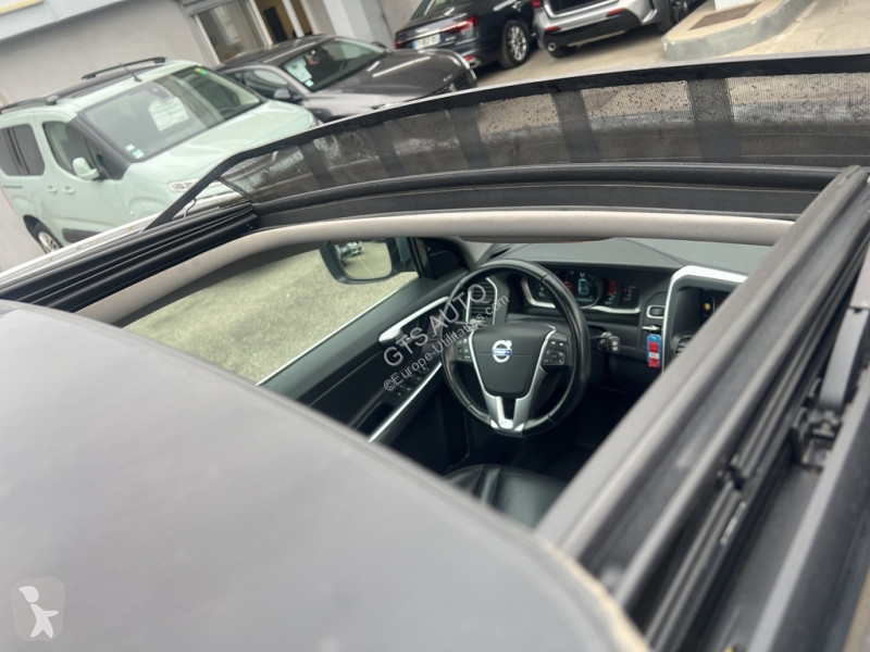 Samochód dostawczy Volvo D4 AWD 181CH MOMENTUM...