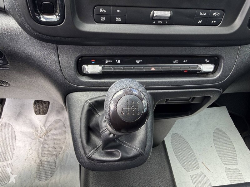 Samochód dostawczy Mercedes VITO FOURGON 114...
