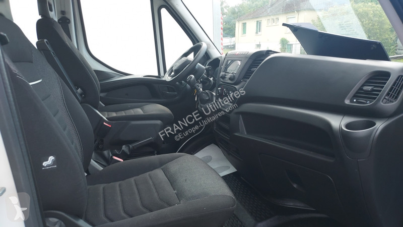 Véhicule utilitaire Iveco DAILY BENNE 6 PLACES...