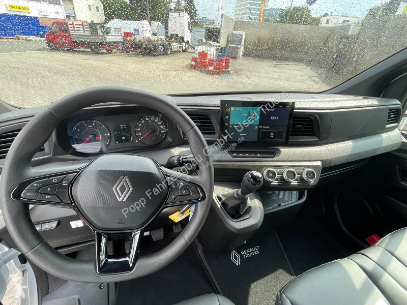 Véhicule utilitaire Renault...
