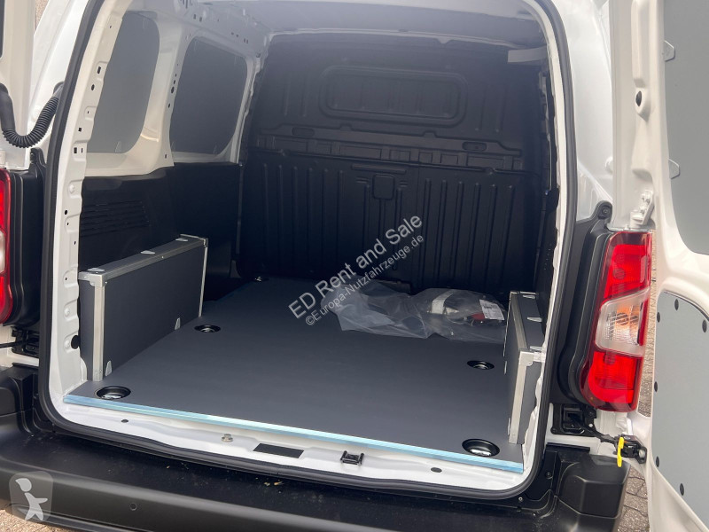 Véhicule utilitaire Opel Cargo...
