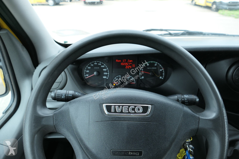 Veículo utilitário Iveco Daily 35 S11 C30C...