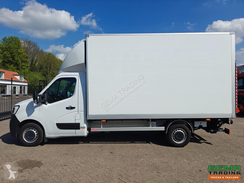Furgoneta Renault 4x2 Day Cab (3 Persons)...