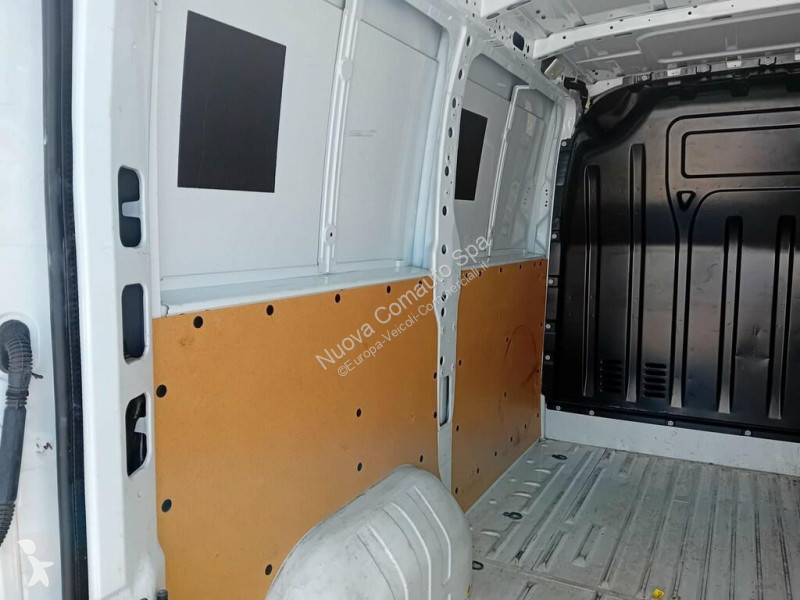 Renault III 2019 Transporter