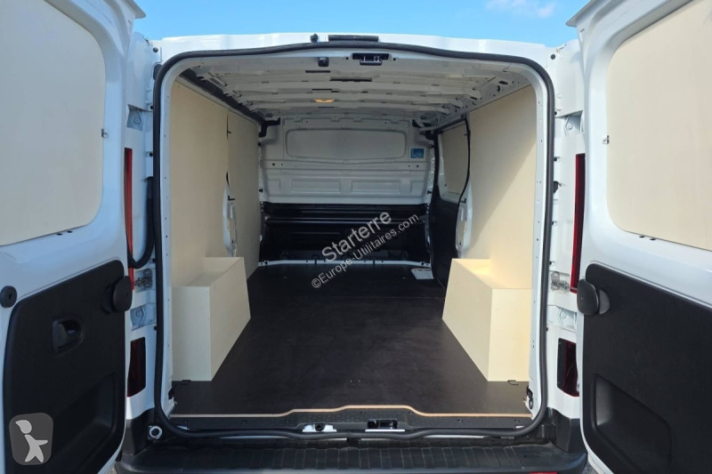 Véhicule utilitaire Nissan PRIASTAR FOURGON