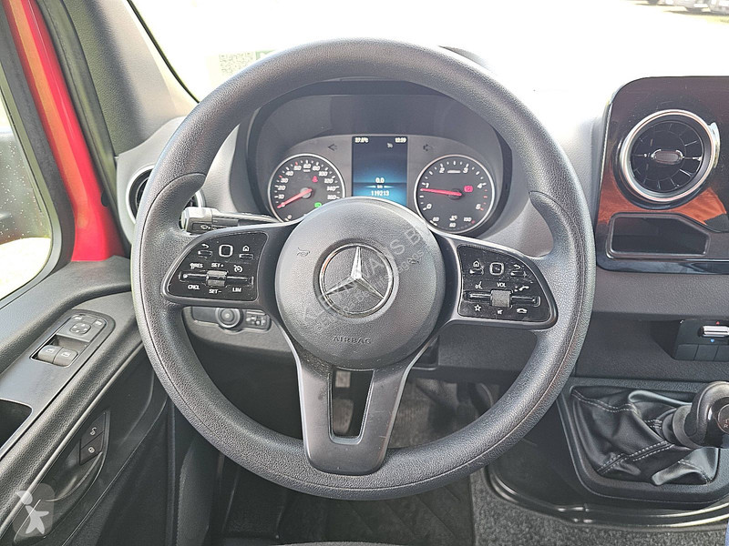 Véhicule utilitaire Mercedes 515 Bakwagen LWB...