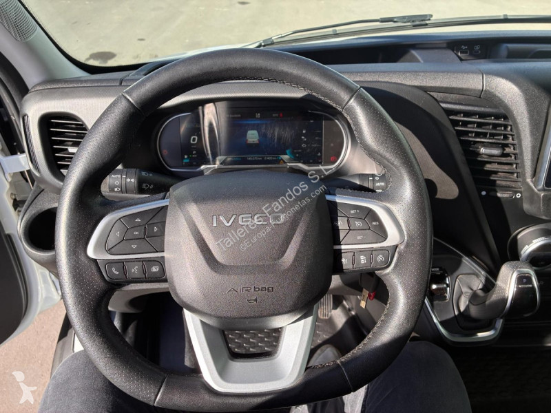 Furgoneta Iveco  35S18 V 18m3 AUTOMATICA