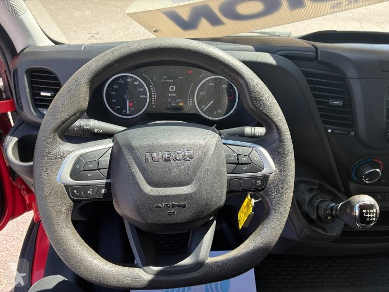 Véhicule utilitaire Iveco CCb 35C14 Benne +...