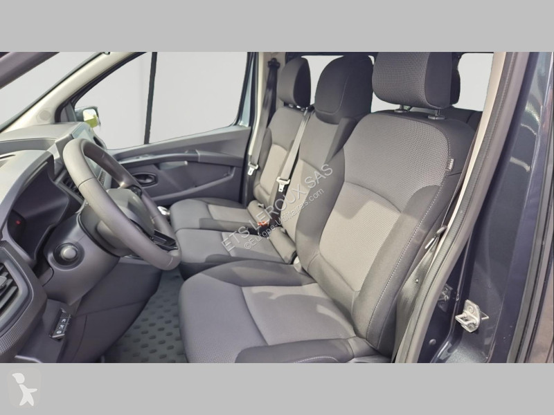 Véhicule utilitaire Renault TRAFIC