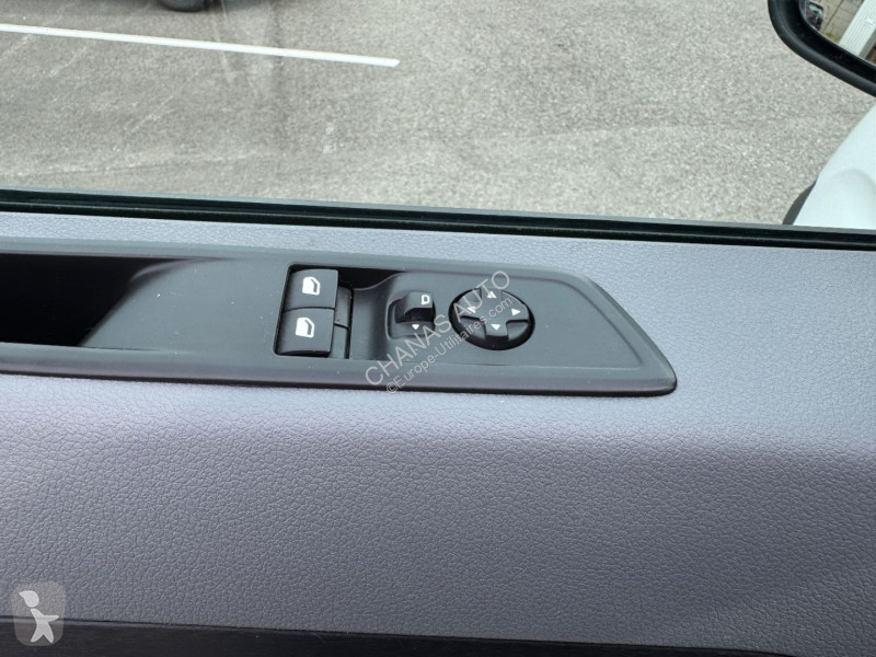 Véhicule utilitaire Peugeot STANDARD 1.6...