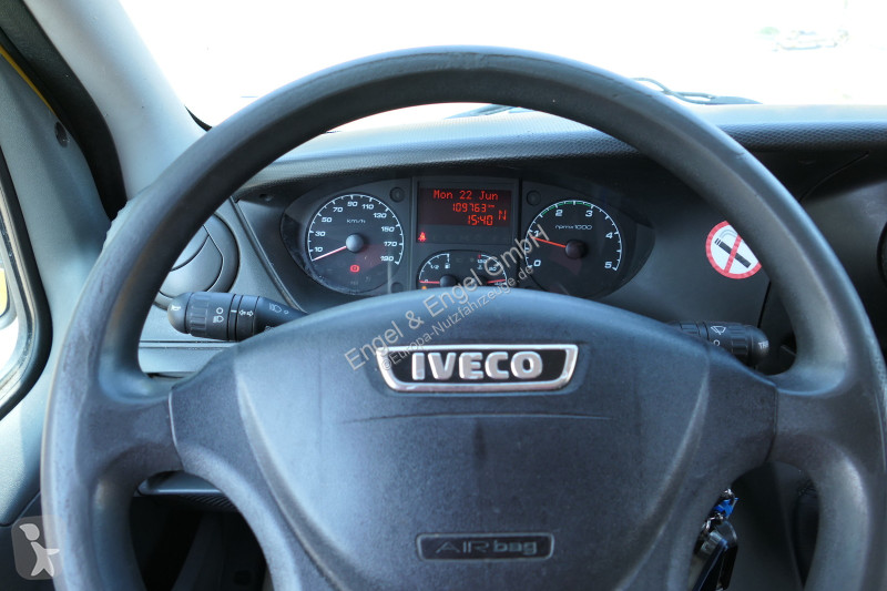 Véhicule utilitaire Iveco Daily 35 S11 C30C...