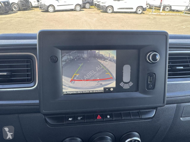 Véhicule utilitaire Nissan