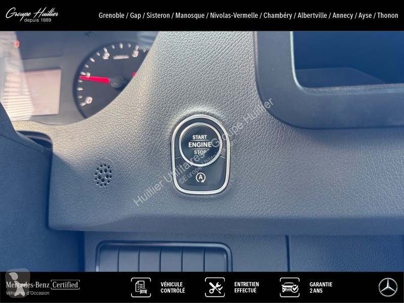 Véhicule utilitaire Mercedes 514 CDI 37 benne...