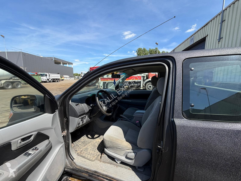 عربة نفعية Toyota Pick-Up Truck - 4x4 - Manual...