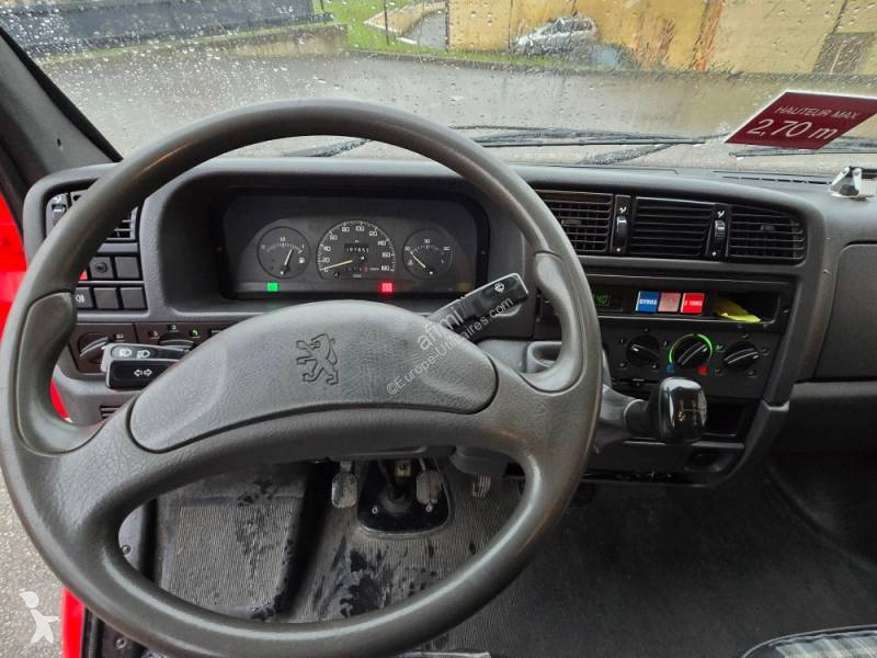 Лекотоварен автомобил Peugeot
