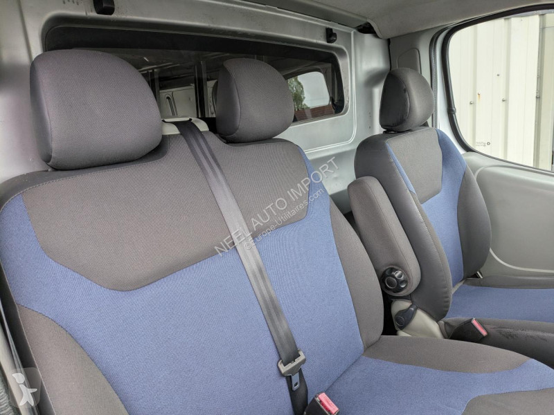 Véhicule utilitaire Renault TRAFIC II L1H1 2.0...