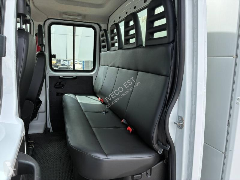 Véhicule utilitaire Iveco CCb 35C16H3.0 D 6 PL...