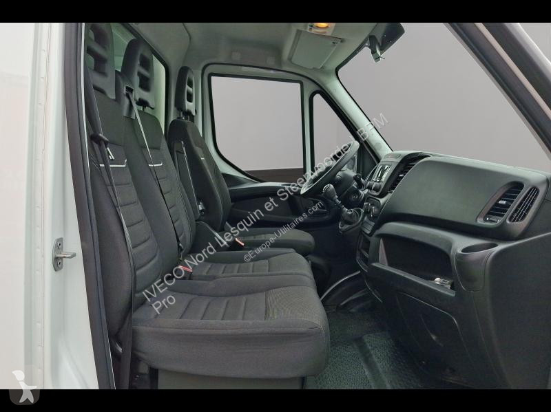 Véhicule utilitaire Iveco CCb 35C16H...