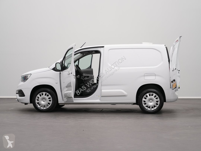 Лекотоварен автомобил Opel 110pk