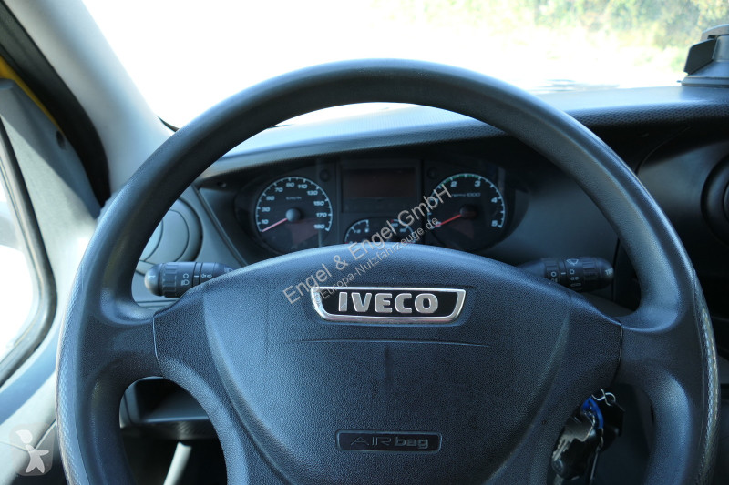 Véhicule utilitaire Iveco Daily 35 S11 C30C...