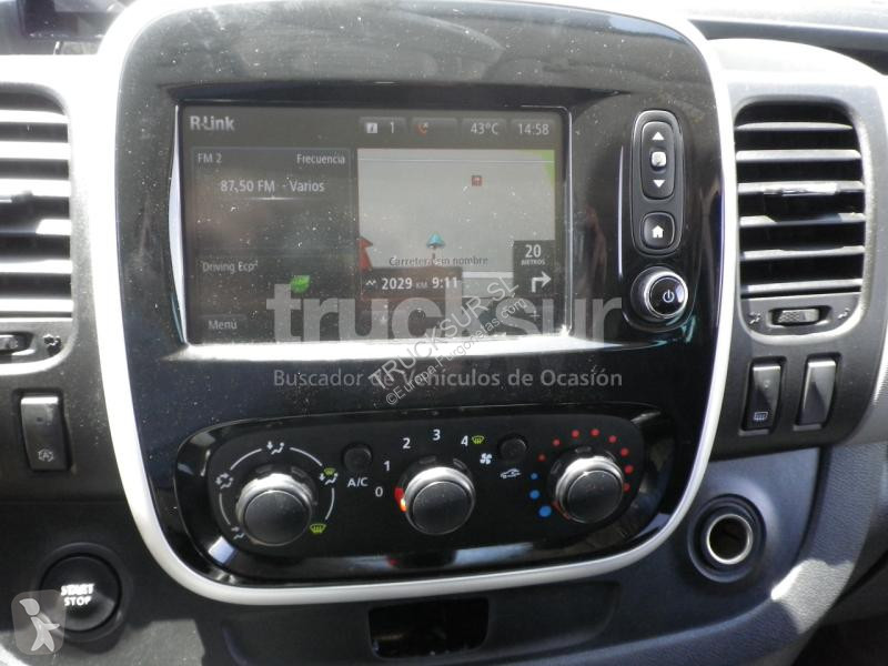 عربة نفعية Renault  TRAFIC 8 PLAZAS  125CV
