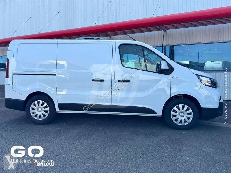 Véhicule utilitaire Nissan