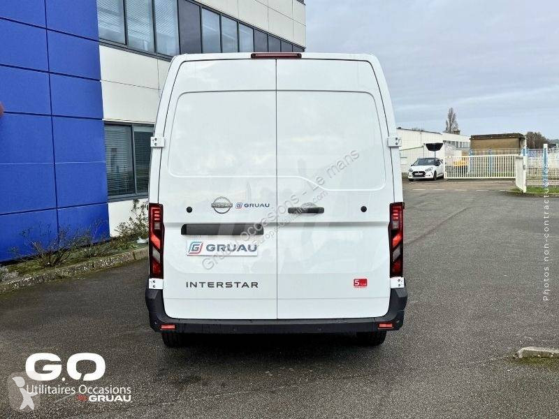 Samochód dostawczy Nissan
