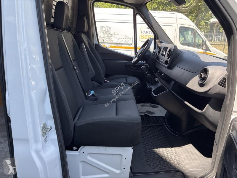Véhicule utilitaire Mercedes Fg 215 CDI 39 3T0...