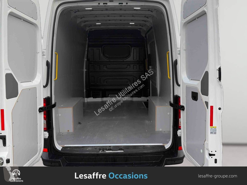 Volkswagen CRAFTER VAN 30 L3H3 2.0 TDI 140 CH...
