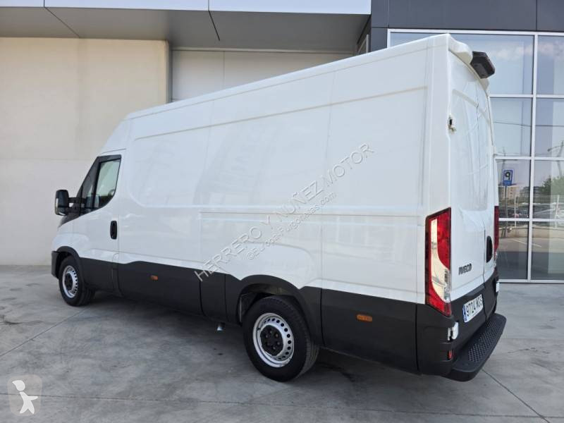 عربة نفعية Iveco