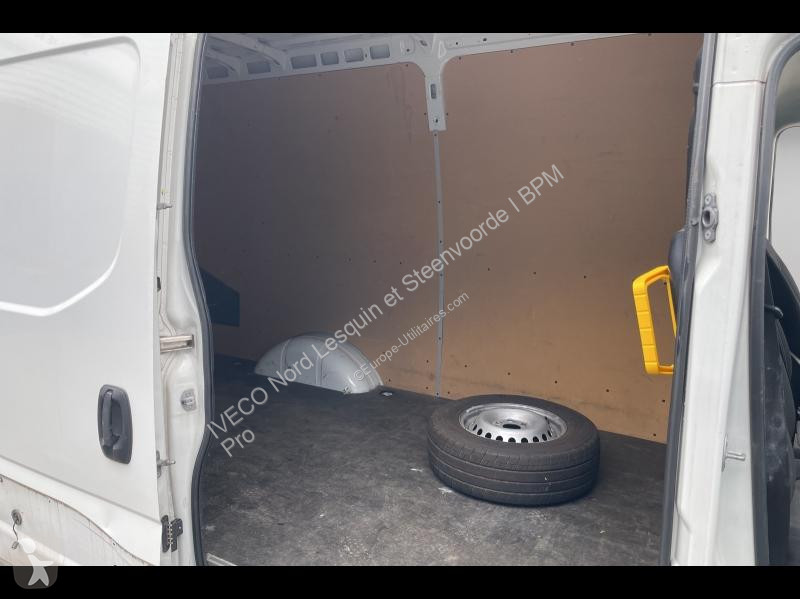 Véhicule utilitaire Iveco 35S Fg 35S14 V12 FOURGON