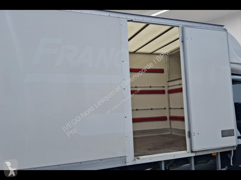 Véhicule utilitaire Iveco CCb 35C16H...