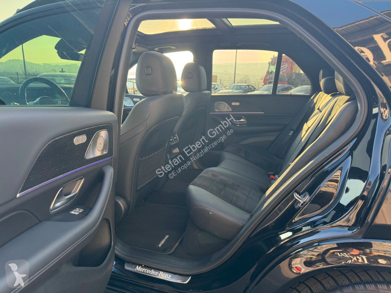 عربة نفعية Mercedes 300 d AMG...