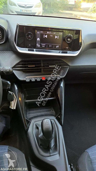 Коммерческий автомобиль Peugeot 208