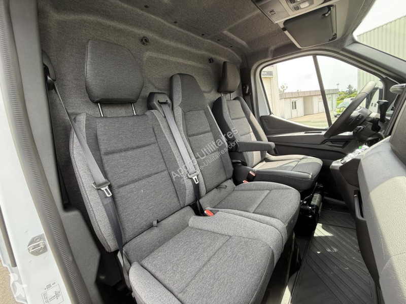 Véhicule utilitaire Renault MASTER 3t5 L2H2 2.0...